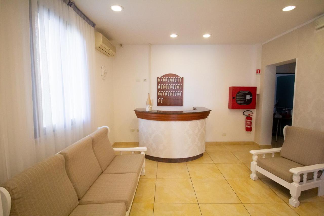 Hotel Morri Беллария-Иджеа-Марина Экстерьер фото