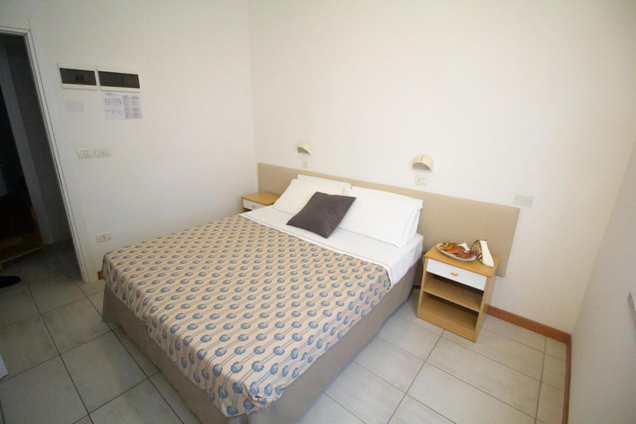 Hotel Morri Беллария-Иджеа-Марина Экстерьер фото